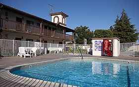 EZ 8 Motel Newark